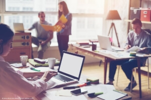 Fehlzeiten zum Beispiel durch Burnouts, belasten alle anderen Mitarbeitenden